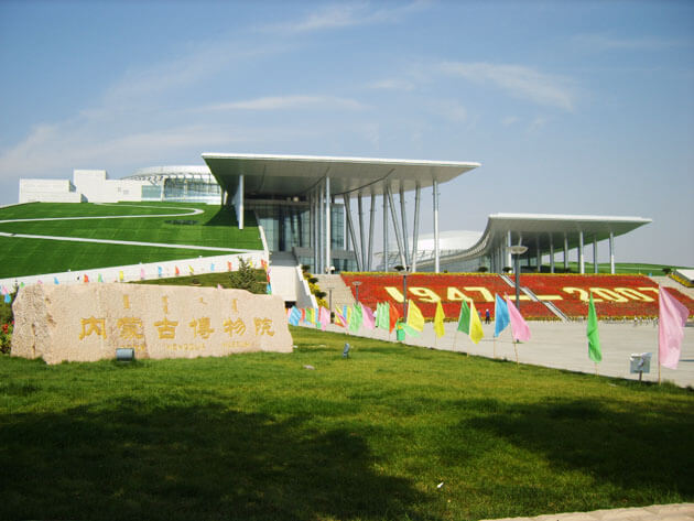 内蒙古博物馆铜门