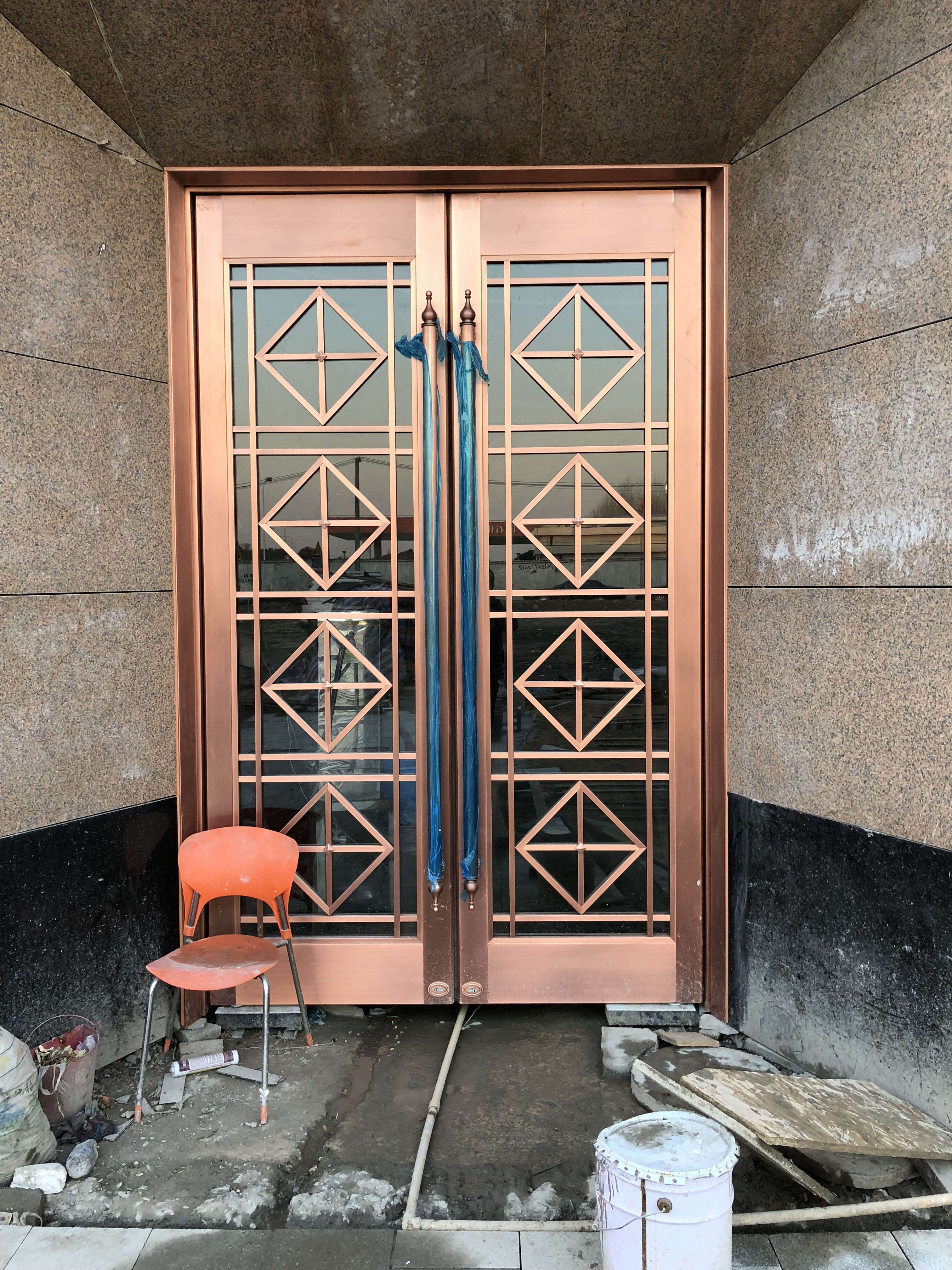 金字塔自然疗法铜门工程(图4)